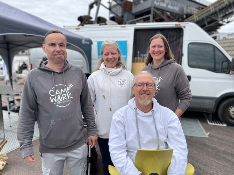 Shop Camper Office Titelbild mit Uwe, Andreas, Anja, Regine in Ferropolis
